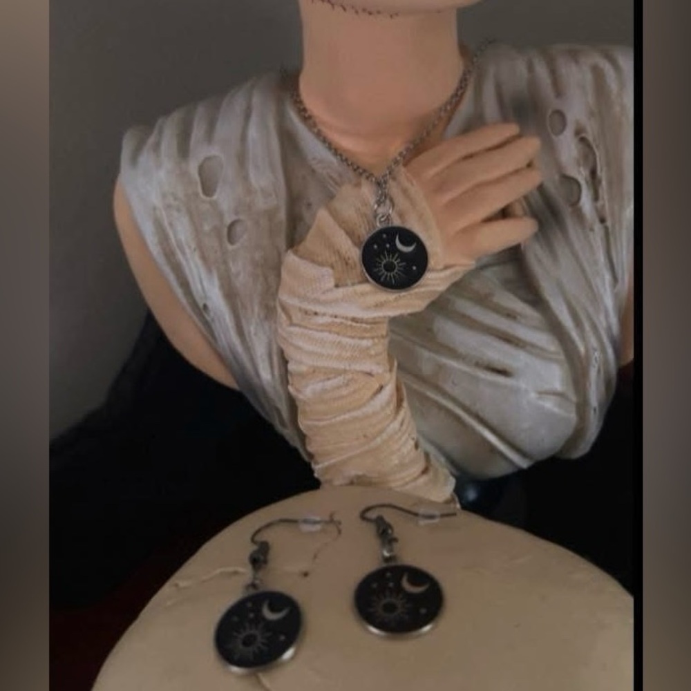 Elegant Silver Moon and Sun Jewelry Set